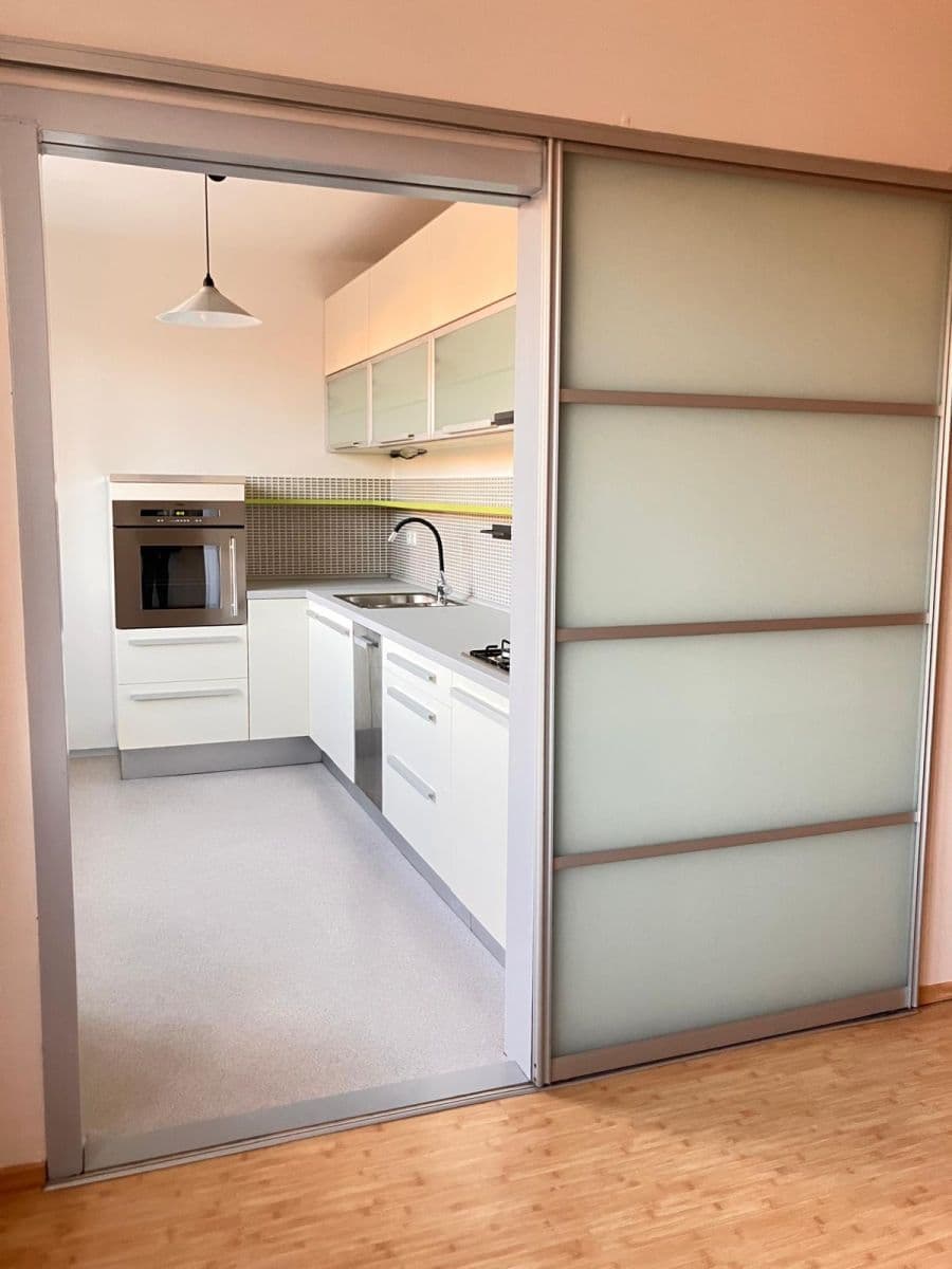 Prenájom bytu 2-izbový 68 m², Zárubova, Praha, Praha Prenájom bytu 2-izbový 68 m², Zárubova, Praha, Praha