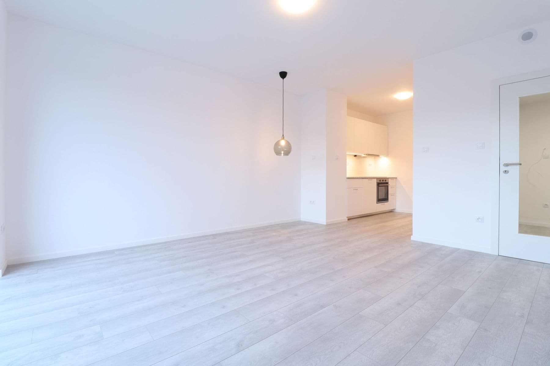 Prenájom bytu 2-izbový 54 m², Spojovací, Praha, Praha Prenájom bytu 2-izbový 54 m², Spojovací, Praha, Praha