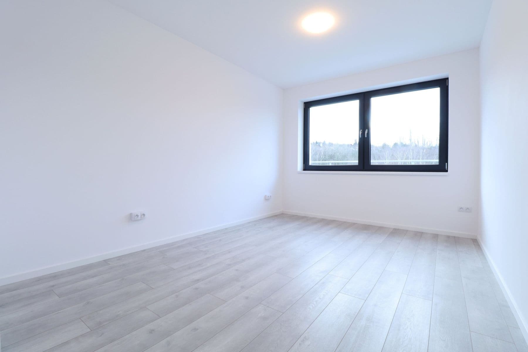Prenájom bytu 2-izbový 54 m², Spojovací, Praha, Praha Prenájom bytu 2-izbový 54 m², Spojovací, Praha, Praha