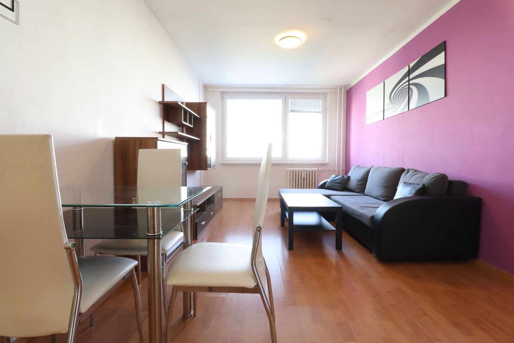 Prenájom bytu 2-izbový 43 m², Modrá, Praha, Praha Prenájom bytu 2-izbový 43 m², Modrá, Praha, Praha