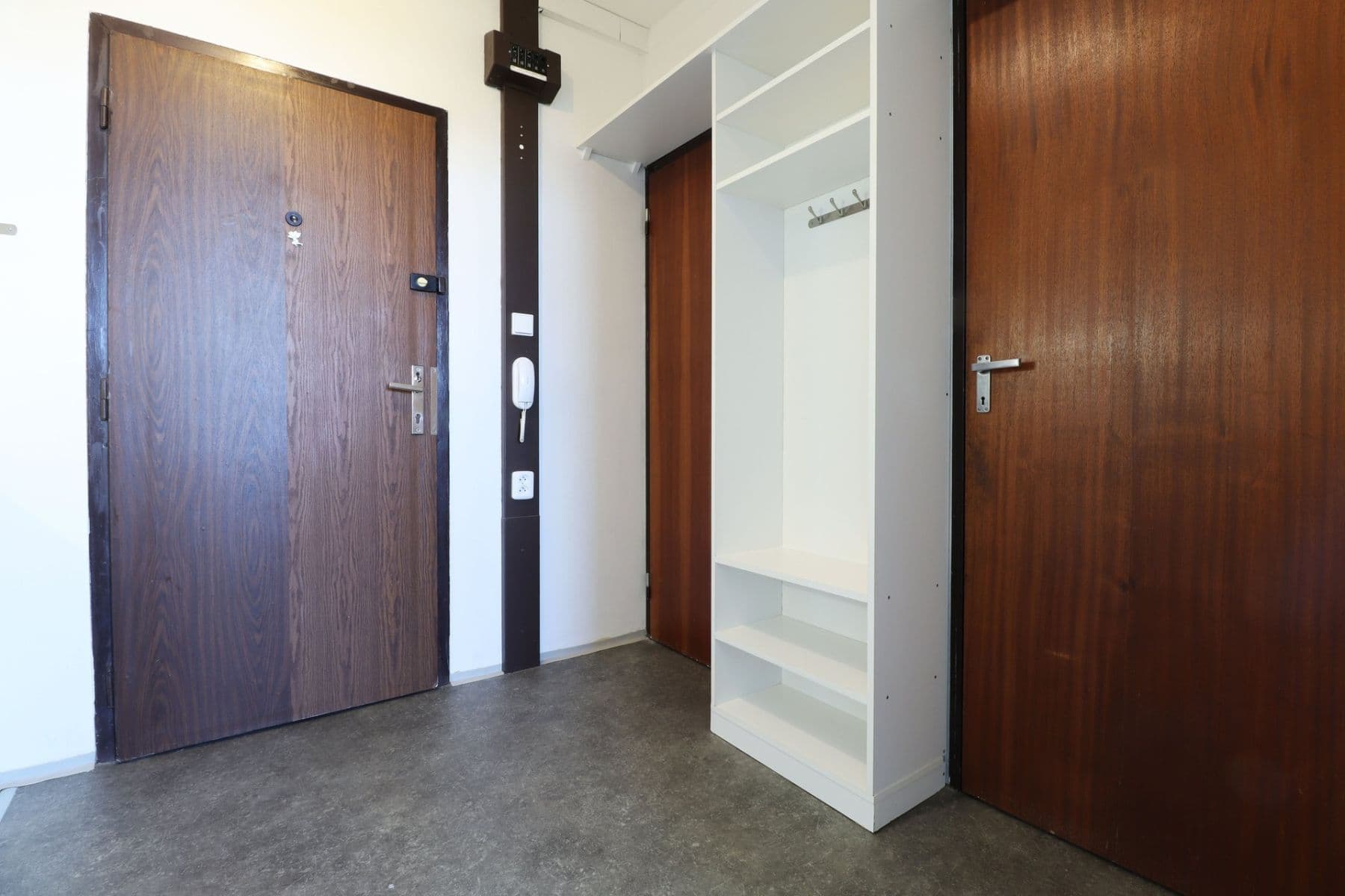 Prenájom bytu 1-izbový 28 m², Svídnická, Praha, Praha Prenájom bytu 1-izbový 28 m², Svídnická, Praha, Praha