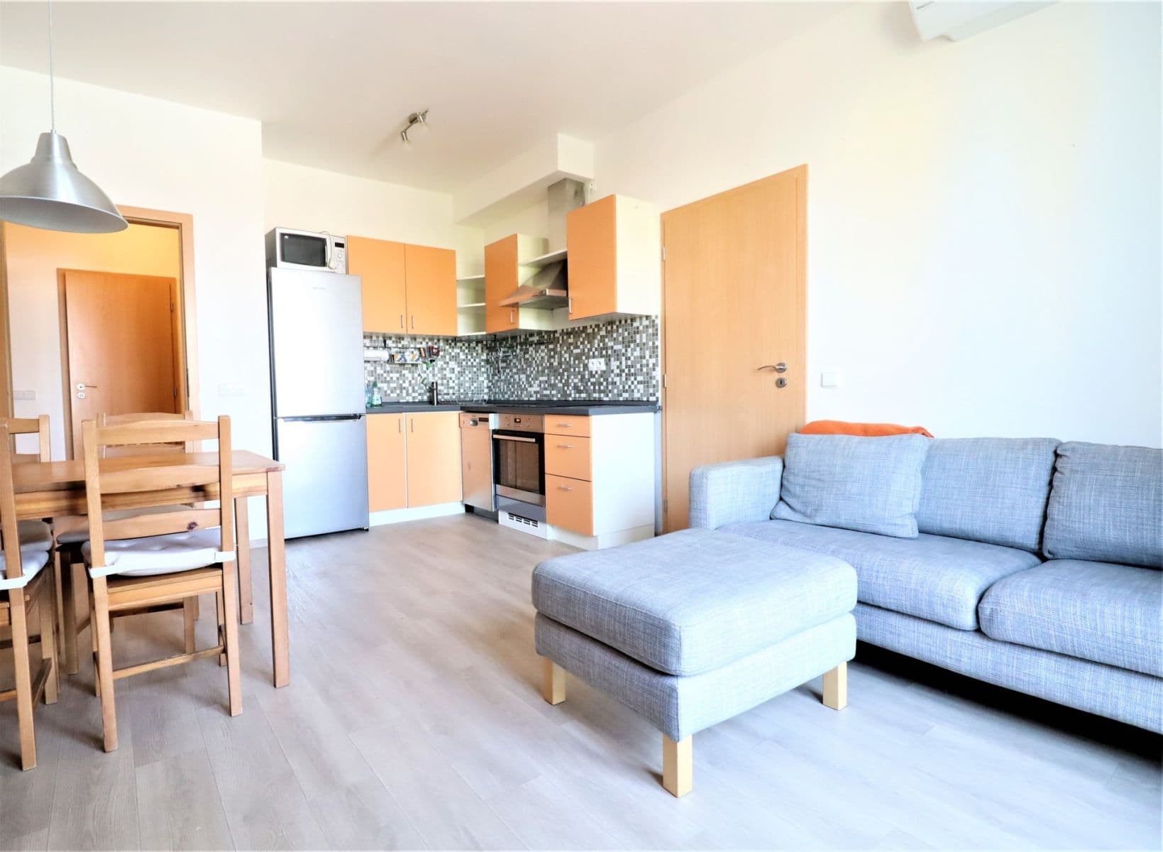 Prenájom bytu 3-izbový 55 m², Vladycká, Praha, Praha Prenájom bytu 3-izbový 55 m², Vladycká, Praha, Praha