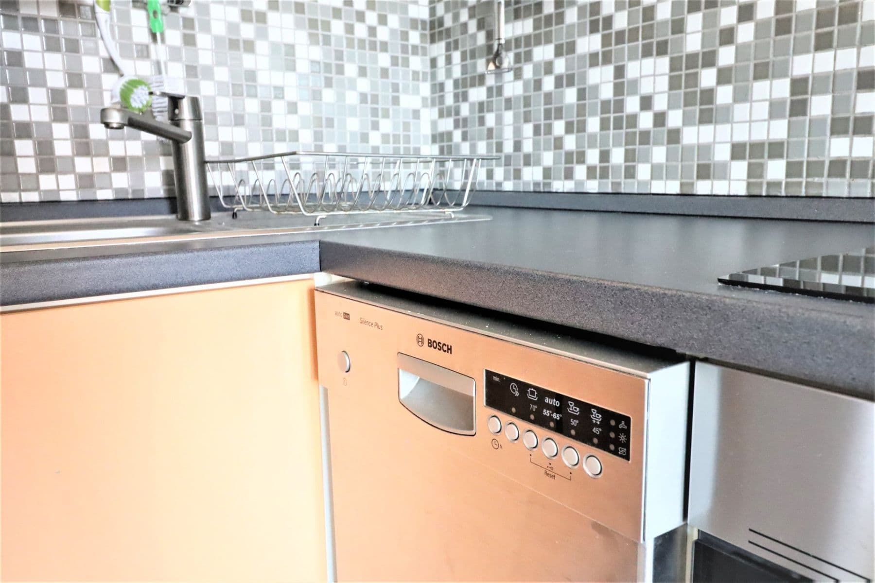 Prenájom bytu 3-izbový 55 m², Vladycká, Praha, Praha Prenájom bytu 3-izbový 55 m², Vladycká, Praha, Praha