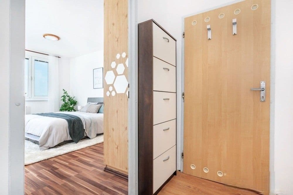 Prenájom bytu 2-izbový 46 m², Lonkova, Pardubice, Pardubický kraj Prenájom bytu 2-izbový 46 m², Lonkova, Pardubice, Pardubický kraj