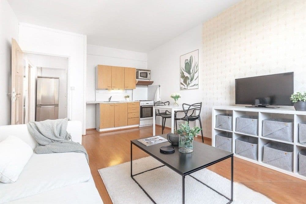 Prenájom bytu 2-izbový 46 m², Lonkova, Pardubice, Pardubický kraj Prenájom bytu 2-izbový 46 m², Lonkova, Pardubice, Pardubický kraj