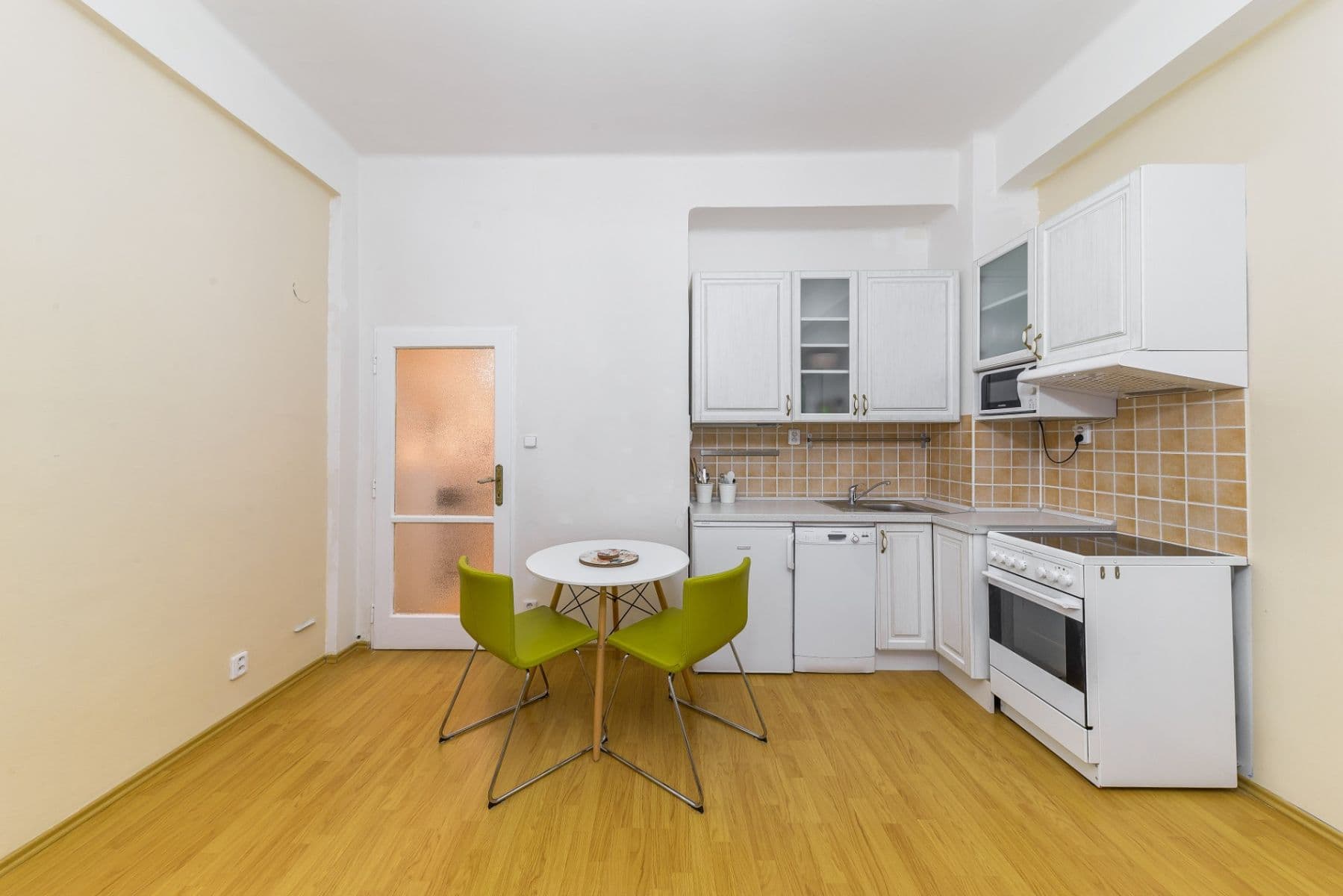 Prenájom bytu 1-izbový 32 m², Bulharská, Praha, Praha Prenájom bytu 1-izbový 32 m², Bulharská, Praha, Praha