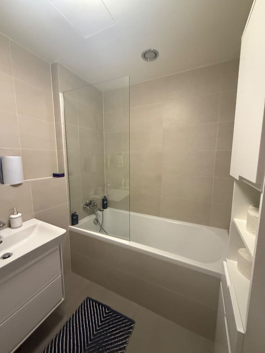 Prenájom bytu 3-izbový 40 m², Kouteckého, Praha, Praha Prenájom bytu 3-izbový 40 m², Kouteckého, Praha, Praha