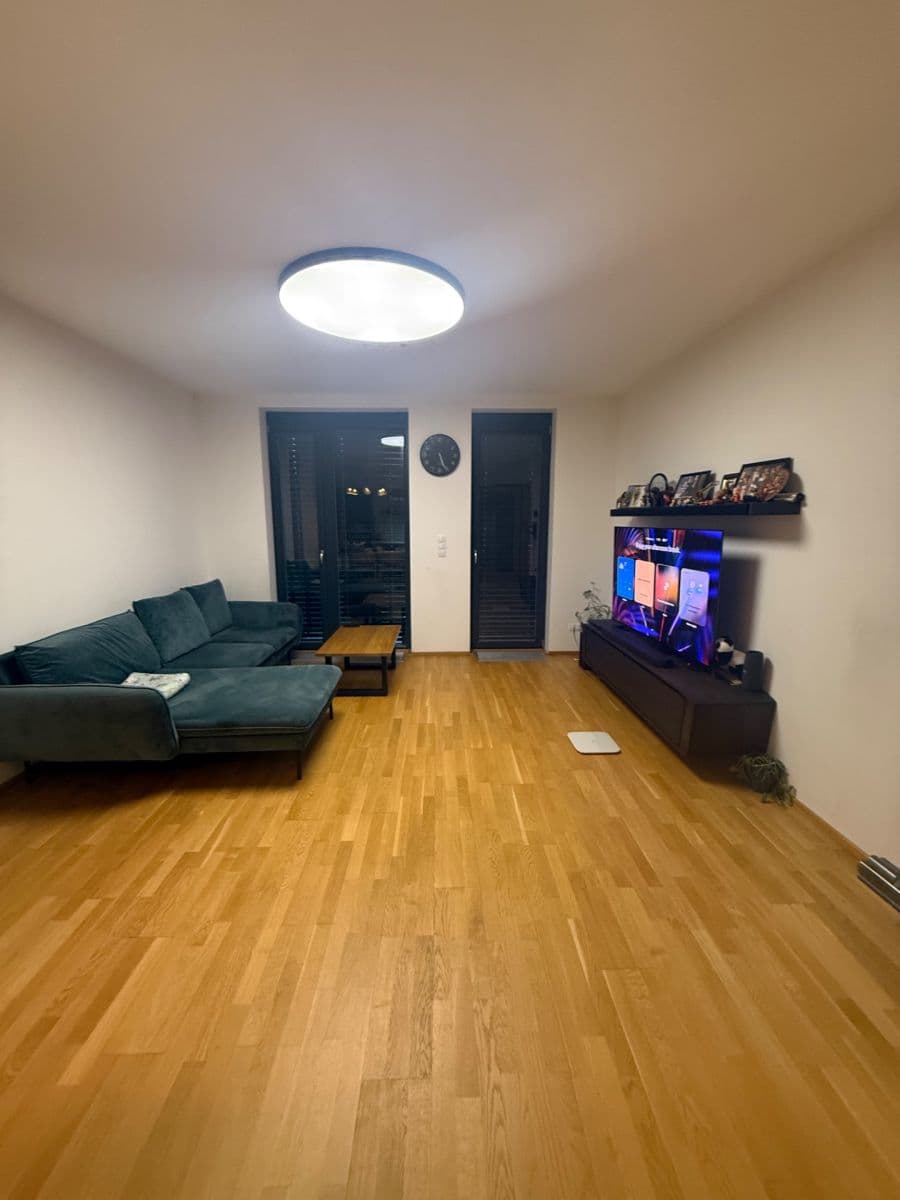 Prenájom bytu 3-izbový 40 m², Kouteckého, Praha, Praha Prenájom bytu 3-izbový 40 m², Kouteckého, Praha, Praha