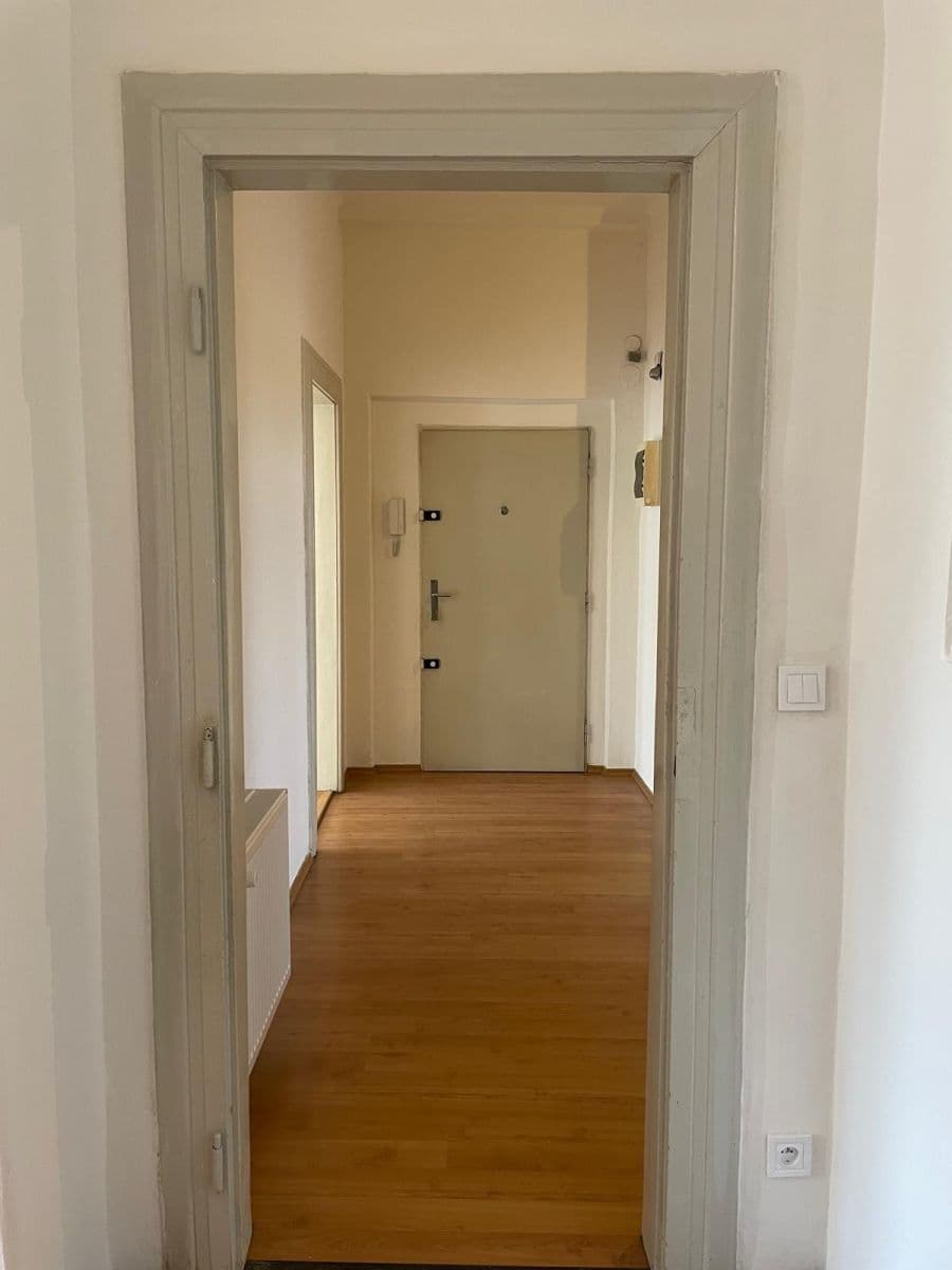 Prenájom bytu 3-izbový 113 m², Lucemburská, Praha, Praha Prenájom bytu 3-izbový 113 m², Lucemburská, Praha, Praha