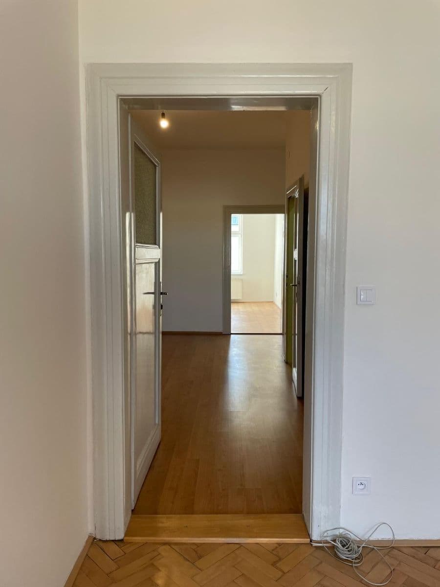 Prenájom bytu 3-izbový 113 m², Lucemburská, Praha, Praha Prenájom bytu 3-izbový 113 m², Lucemburská, Praha, Praha