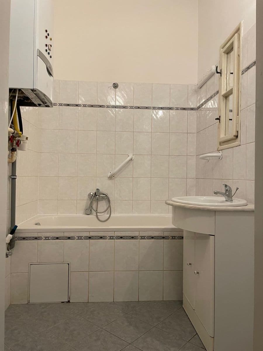 Prenájom bytu 3-izbový 113 m², Lucemburská, Praha, Praha Prenájom bytu 3-izbový 113 m², Lucemburská, Praha, Praha