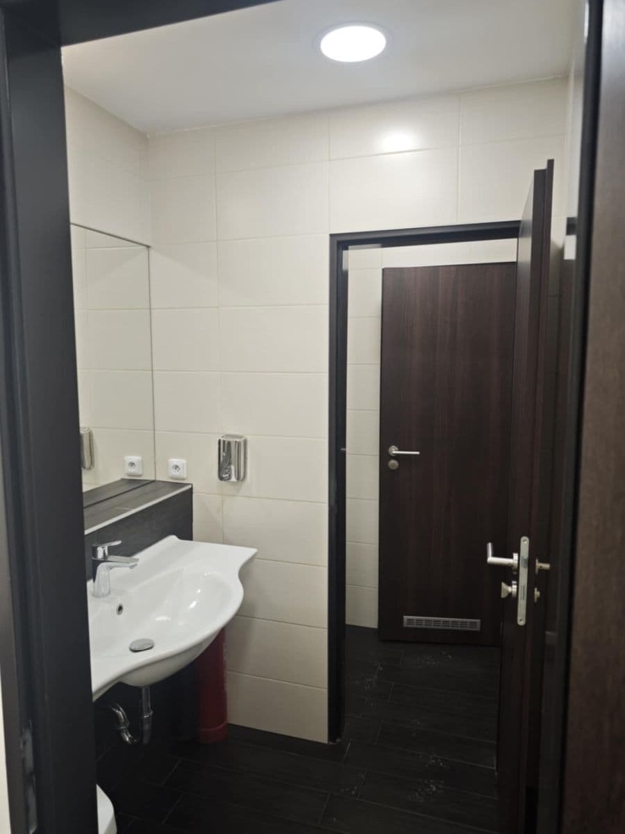 Prenájom kancelárie 186 m², Na Poříčí, Praha, Praha Prenájom kancelárie 186 m², Na Poříčí, Praha, Praha