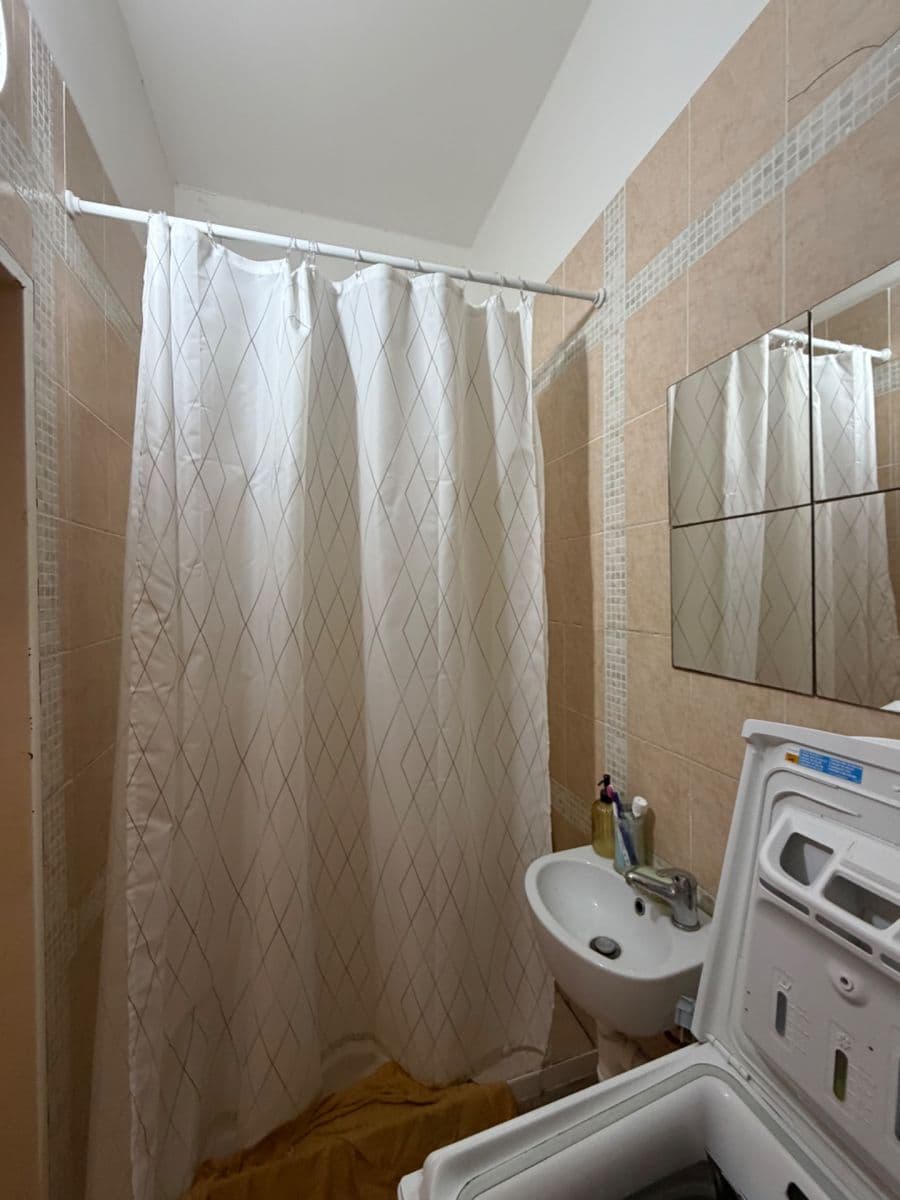 Predaj bytu 1-izbový 33 m², Sevastopolská, Praha, Praha Predaj bytu 1-izbový 33 m², Sevastopolská, Praha, Praha