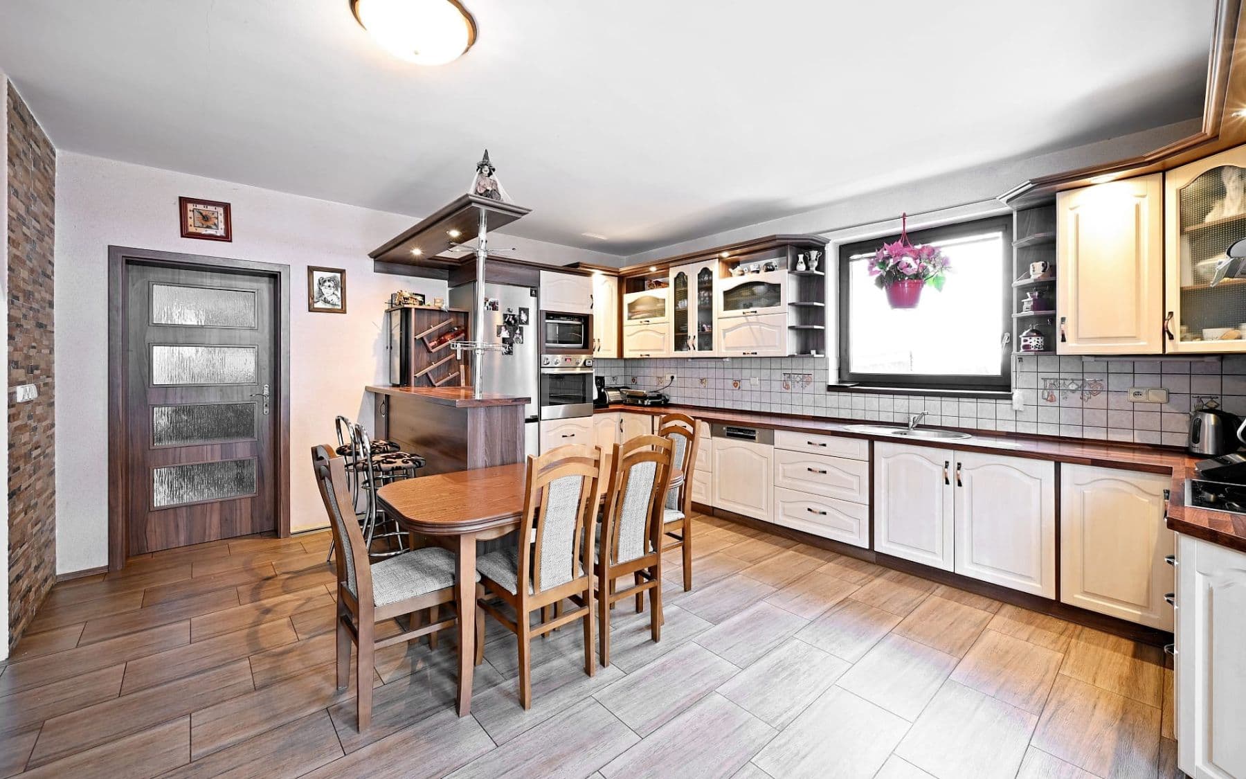 Predaj domu 163 m², pozemek 777 m², Slatina, Středočeský kraj Predaj domu 163 m², pozemek 777 m², Slatina, Středočeský kraj