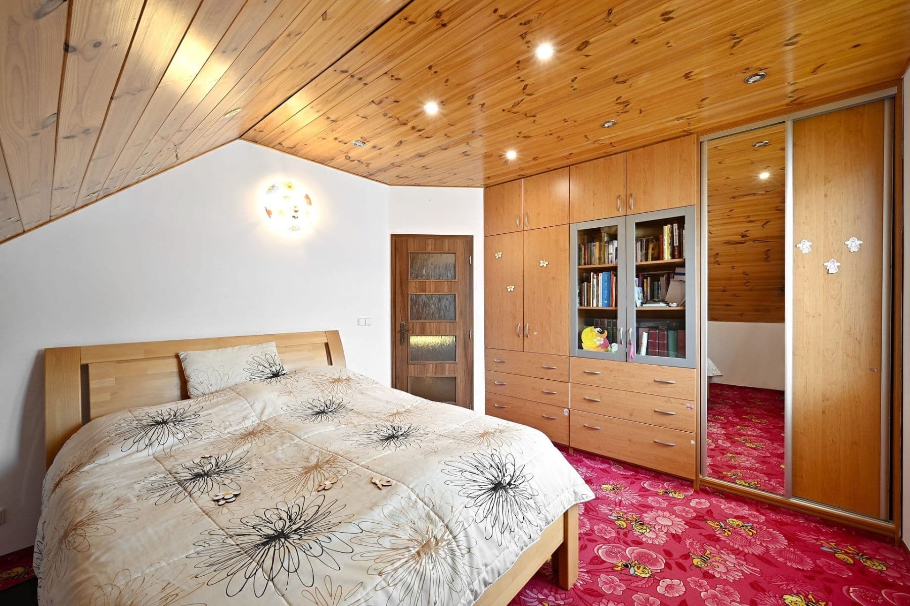 Predaj domu 163 m², pozemek 777 m², Slatina, Středočeský kraj Predaj domu 163 m², pozemek 777 m², Slatina, Středočeský kraj