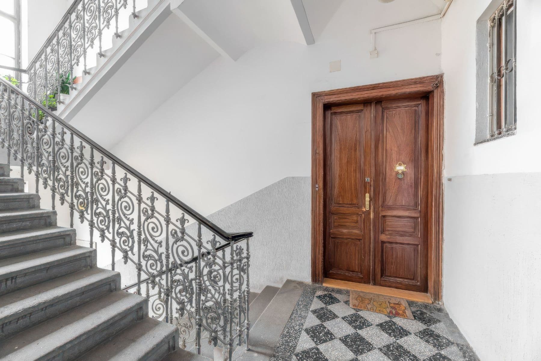 Prenájom bytu 4-izbový 110 m², Vojtěšská, Praha, Praha Prenájom bytu 4-izbový 110 m², Vojtěšská, Praha, Praha