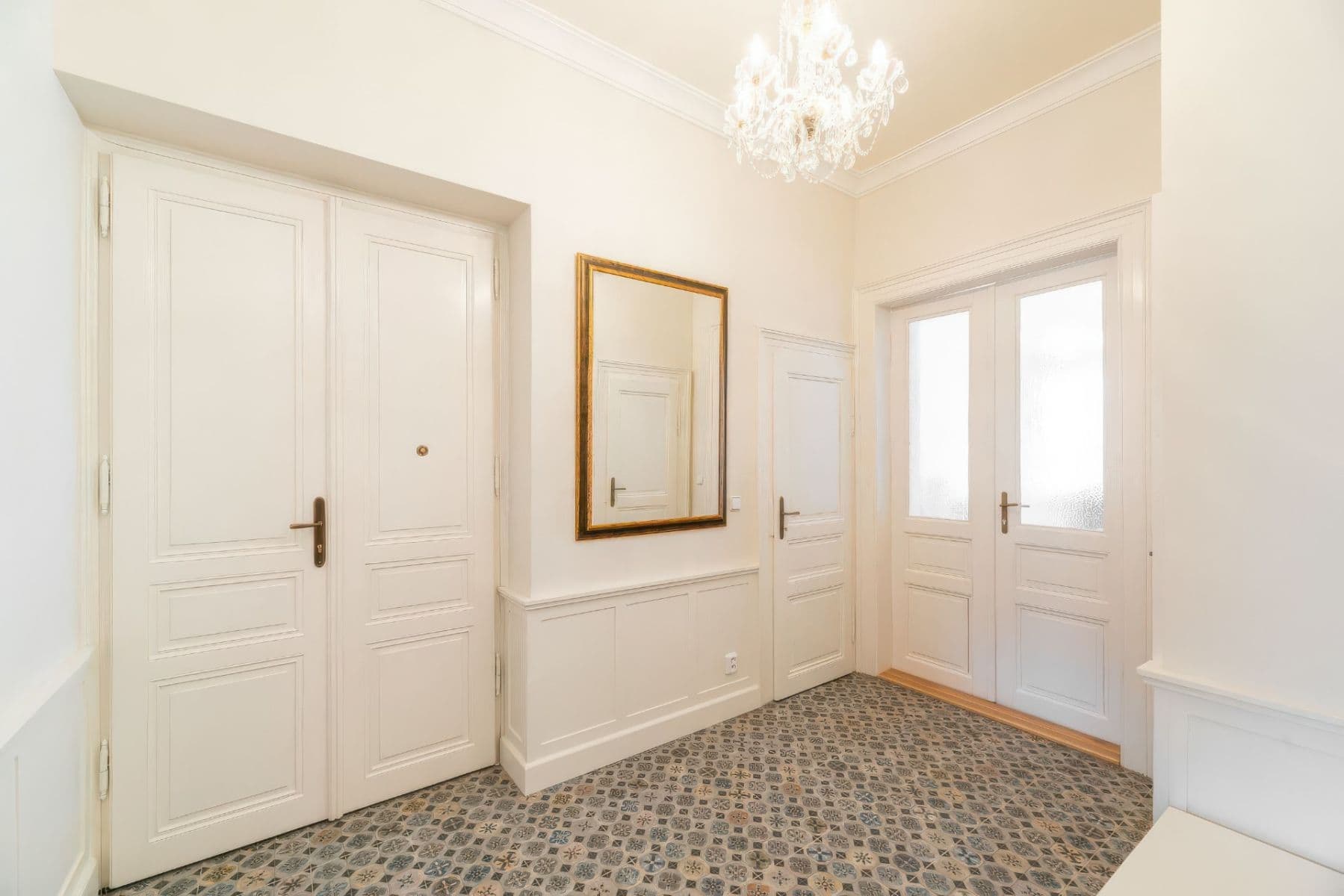 Prenájom bytu 4-izbový 110 m², Vojtěšská, Praha, Praha Prenájom bytu 4-izbový 110 m², Vojtěšská, Praha, Praha