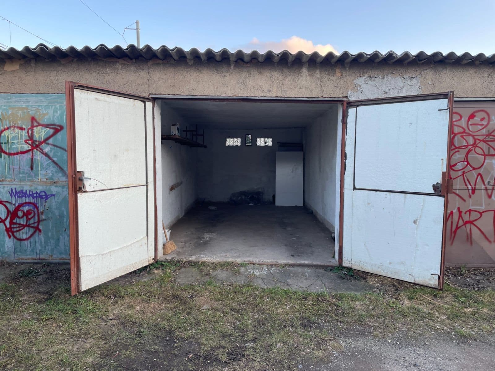 Prenájom garáže 18 m², Praha, Praha Prenájom garáže 18 m², Praha, Praha