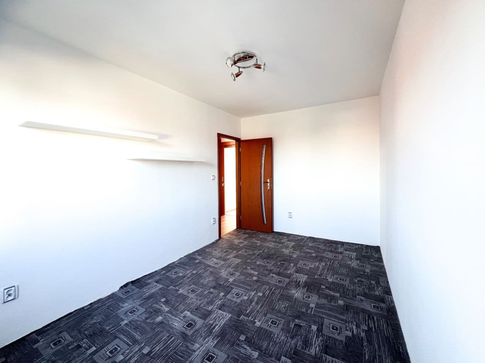 Prenájom bytu 3-izbový 56 m², Ječná, Hradec Králové, Královéhradecký kraj Prenájom bytu 3-izbový 56 m², Ječná, Hradec Králové, Královéhradecký kraj