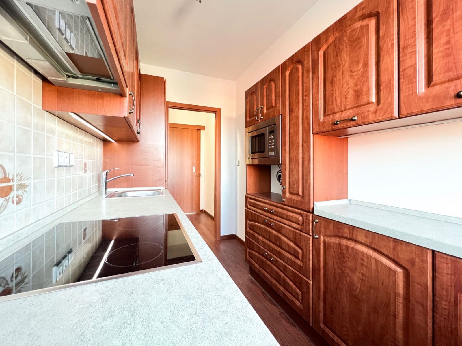 Prenájom bytu 3-izbový 56 m², Ječná, Hradec Králové, Královéhradecký kraj Prenájom bytu 3-izbový 56 m², Ječná, Hradec Králové, Královéhradecký kraj