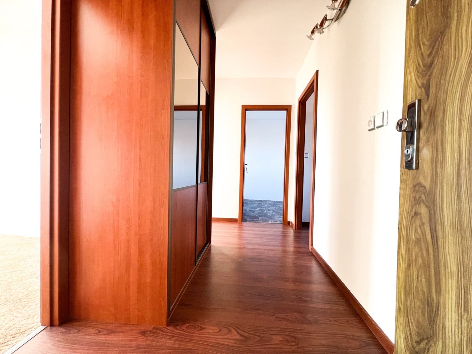 Prenájom bytu 3-izbový 56 m², Ječná, Hradec Králové, Královéhradecký kraj Prenájom bytu 3-izbový 56 m², Ječná, Hradec Králové, Královéhradecký kraj