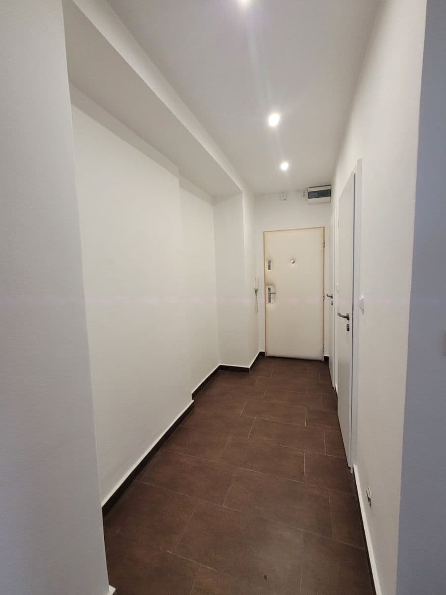 Predaj bytu 4-izbový 72 m², Žilinská, Ostrava, Moravskoslezský kraj Predaj bytu 4-izbový 72 m², Žilinská, Ostrava, Moravskoslezský kraj
