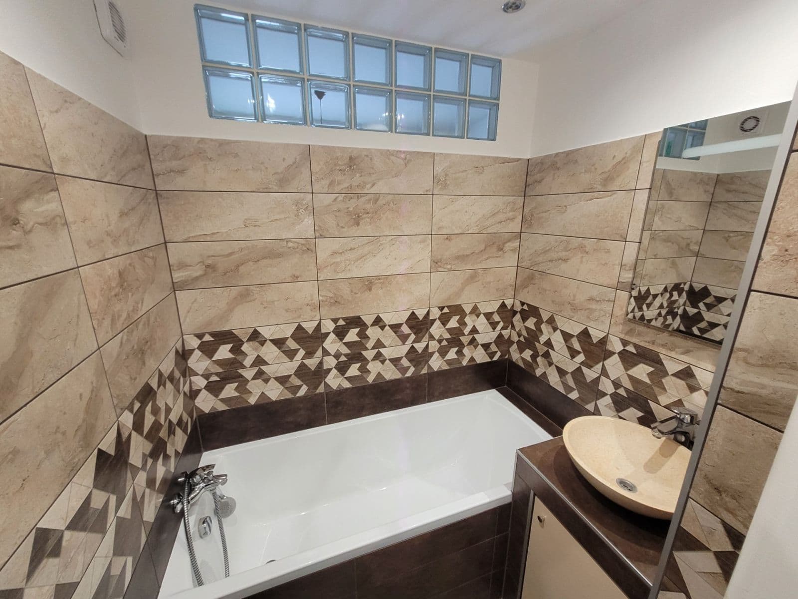 Predaj bytu 4-izbový 72 m², Žilinská, Ostrava, Moravskoslezský kraj Predaj bytu 4-izbový 72 m², Žilinská, Ostrava, Moravskoslezský kraj