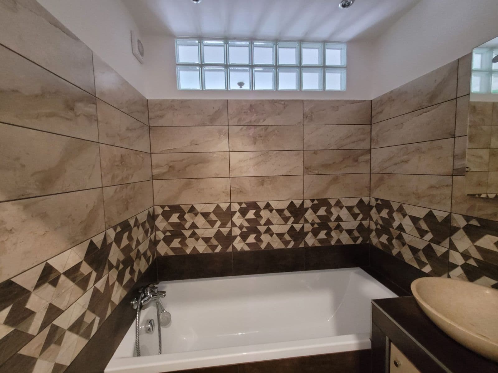 Predaj bytu 4-izbový 72 m², Žilinská, Ostrava, Moravskoslezský kraj Predaj bytu 4-izbový 72 m², Žilinská, Ostrava, Moravskoslezský kraj