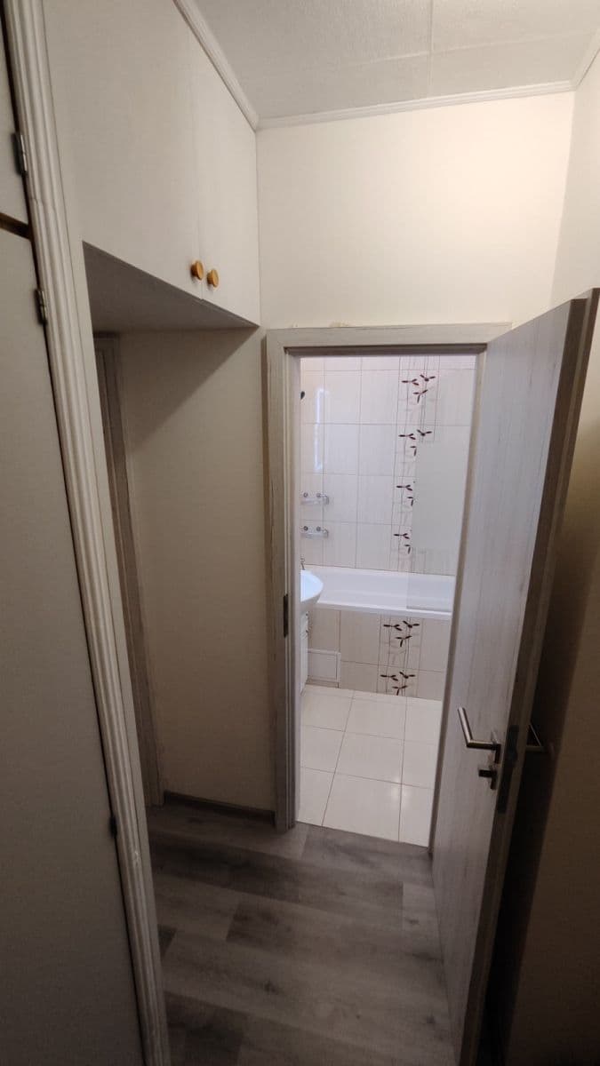 Prenájom bytu 2-izbový 53 m², Tupolevova, Praha, Praha Prenájom bytu 2-izbový 53 m², Tupolevova, Praha, Praha