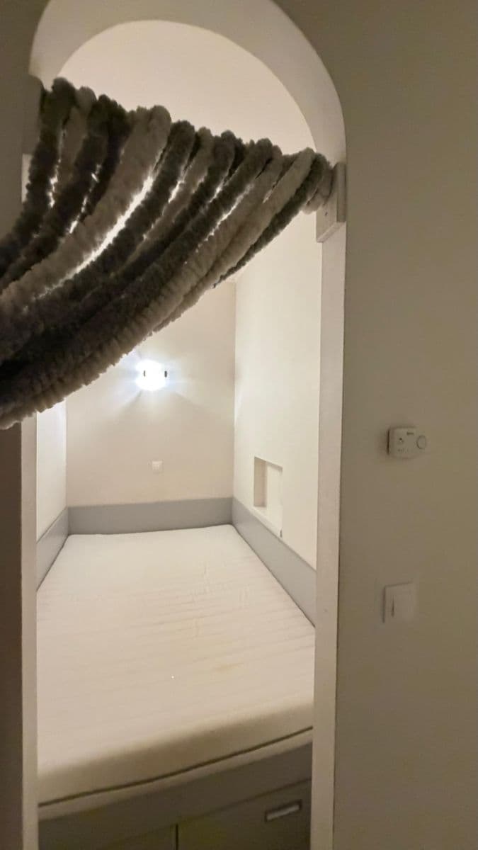 Prenájom bytu 2-izbový 32 m², Písecká, Praha, Praha Prenájom bytu 2-izbový 32 m², Písecká, Praha, Praha