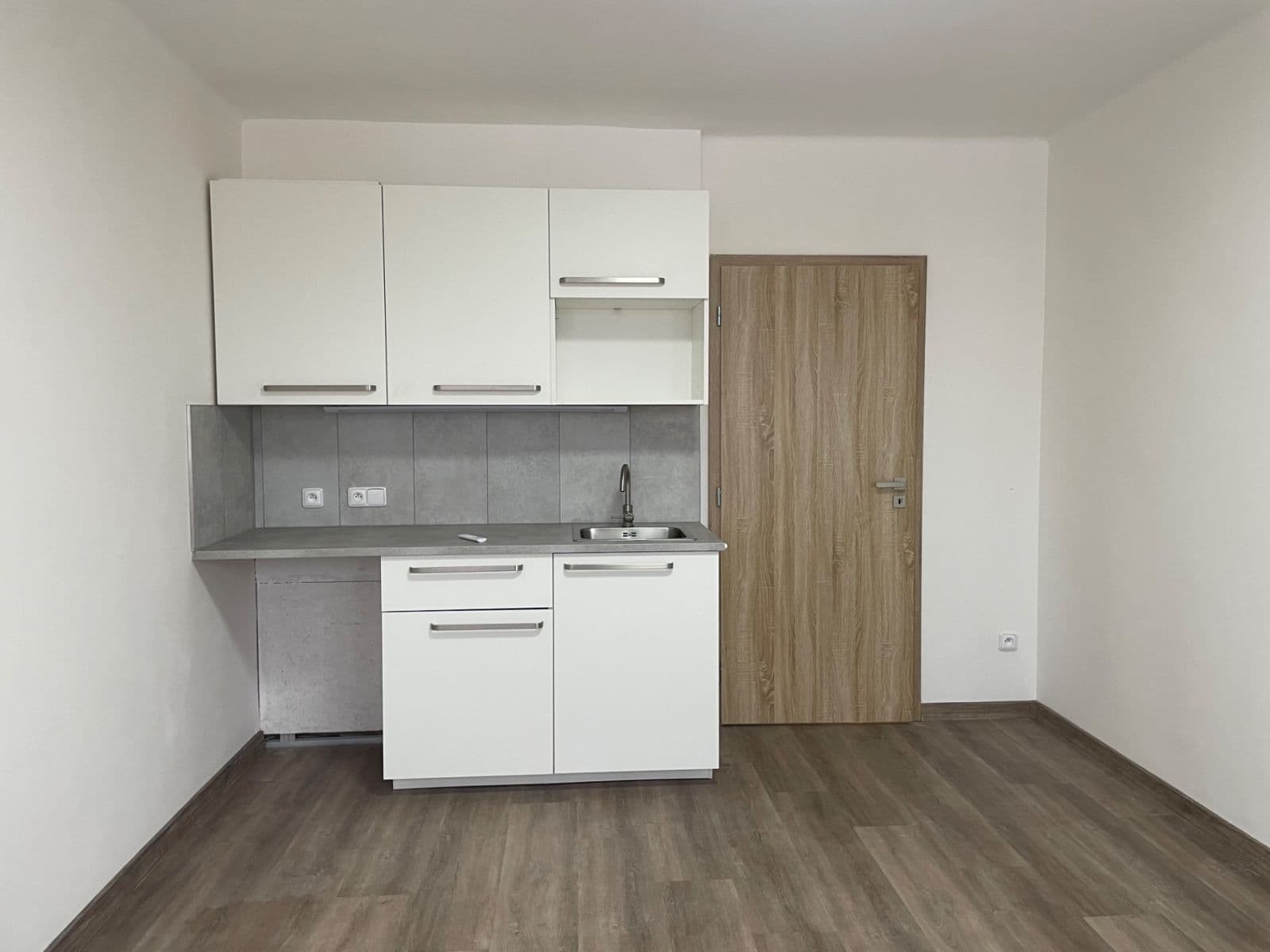 Prenájom bytu 1-izbový 21 m², Sokolská třída, Ostrava, Moravskoslezský kraj Prenájom bytu 1-izbový 21 m², Sokolská třída, Ostrava, Moravskoslezský kraj