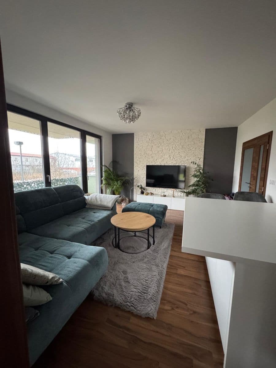 Prenájom bytu 2-izbový 53 m², Sousedíkova, Praha, Praha Prenájom bytu 2-izbový 53 m², Sousedíkova, Praha, Praha