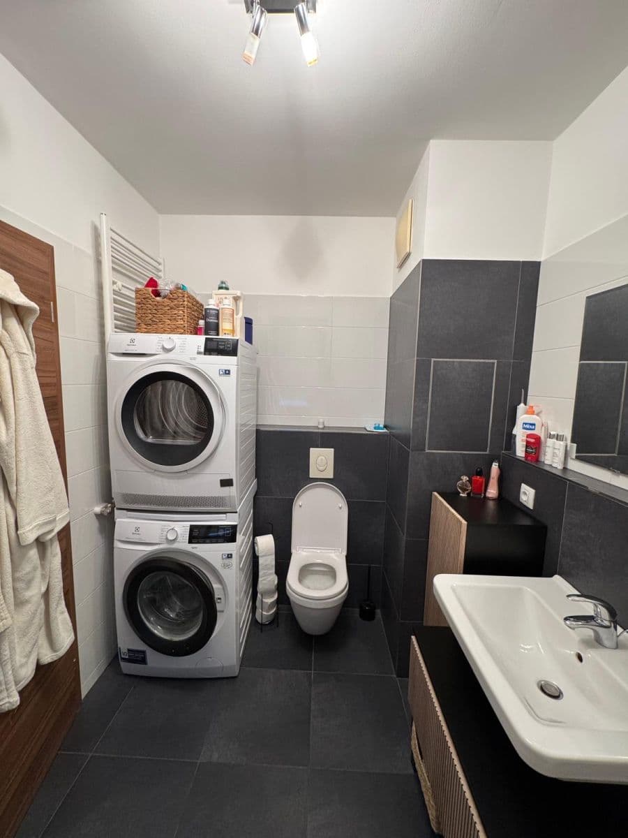 Prenájom bytu 2-izbový 53 m², Sousedíkova, Praha, Praha Prenájom bytu 2-izbový 53 m², Sousedíkova, Praha, Praha