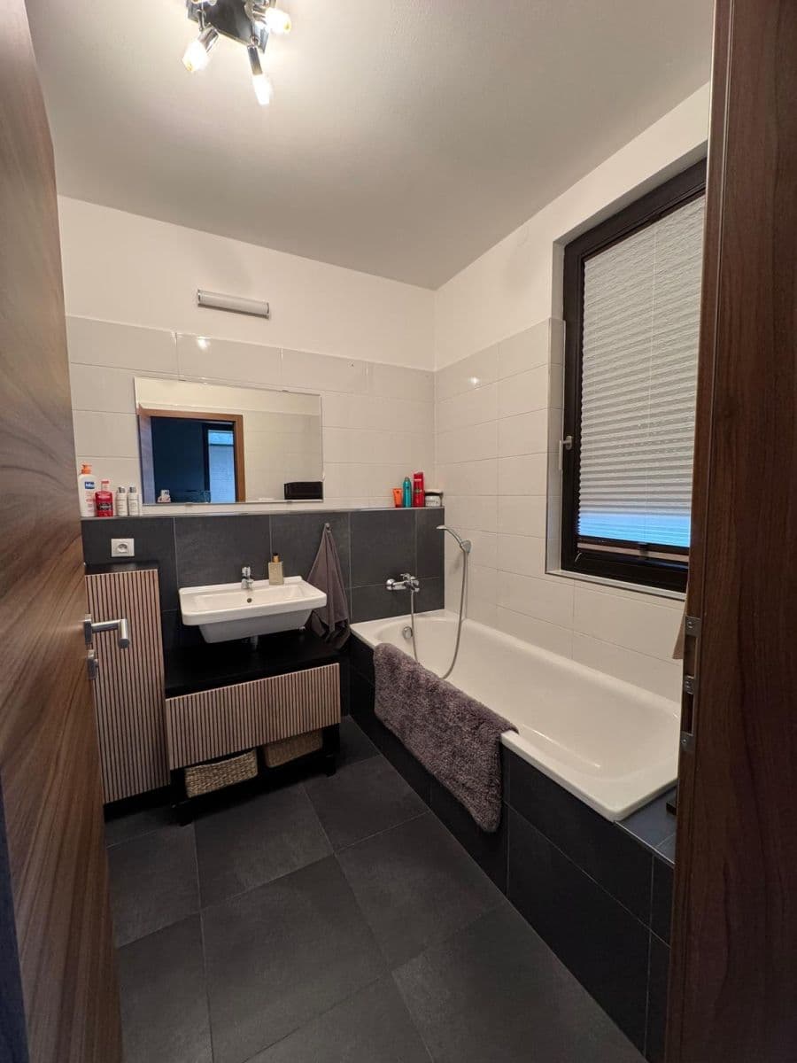 Prenájom bytu 2-izbový 53 m², Sousedíkova, Praha, Praha Prenájom bytu 2-izbový 53 m², Sousedíkova, Praha, Praha