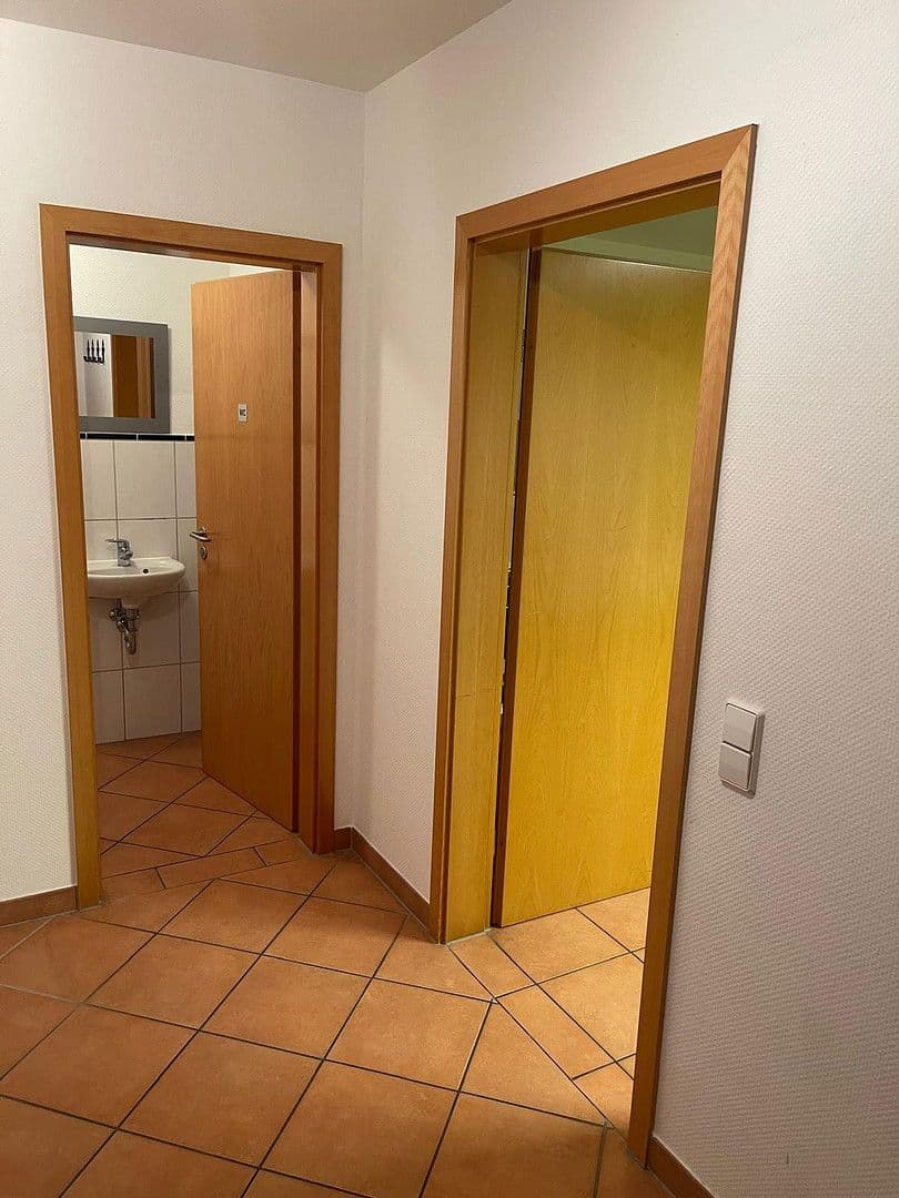 Prenájom kancelárie 8 m², Eberstaler Str, 26, Ingelfingen, Bádensko-Wurttembersko Prenájom kancelárie 8 m², Eberstaler Str, 26, Ingelfingen, Bádensko-Wurttembersko