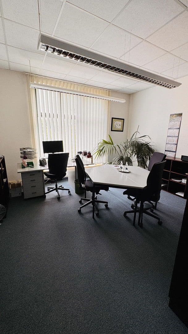 Prenájom kancelárie 173 m², Marienstr. 4, Neustrelitz, Meklenbursko-Predpomoransko Prenájom kancelárie 173 m², Marienstr. 4, Neustrelitz, Meklenbursko-Predpomoransko