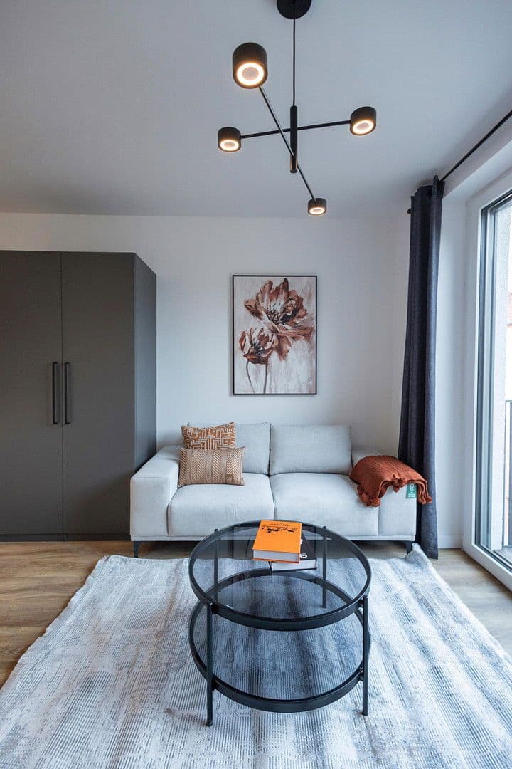 Prenájom bytu 1-izbový 25 m², Berlin, Berlín Prenájom bytu 1-izbový 25 m², Berlin, Berlín