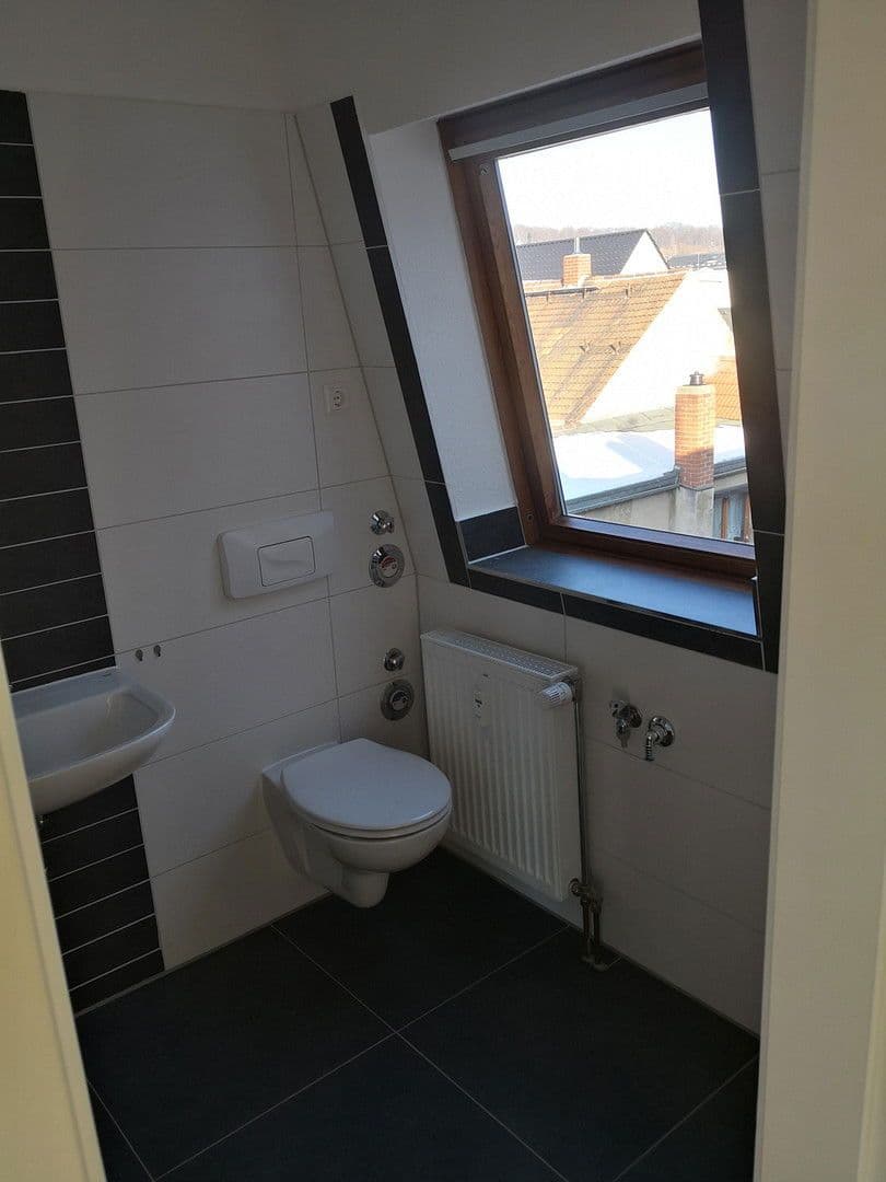 Prenájom bytu 2-izbový 62 m², Poststr.16, Meerane, Sasko Prenájom bytu 2-izbový 62 m², Poststr.16, Meerane, Sasko