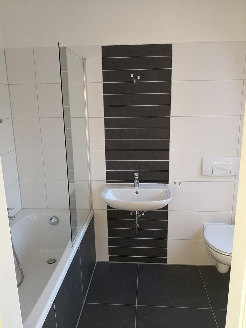 Prenájom bytu 2-izbový 62 m², Poststr.16, Meerane, Sasko Prenájom bytu 2-izbový 62 m², Poststr.16, Meerane, Sasko