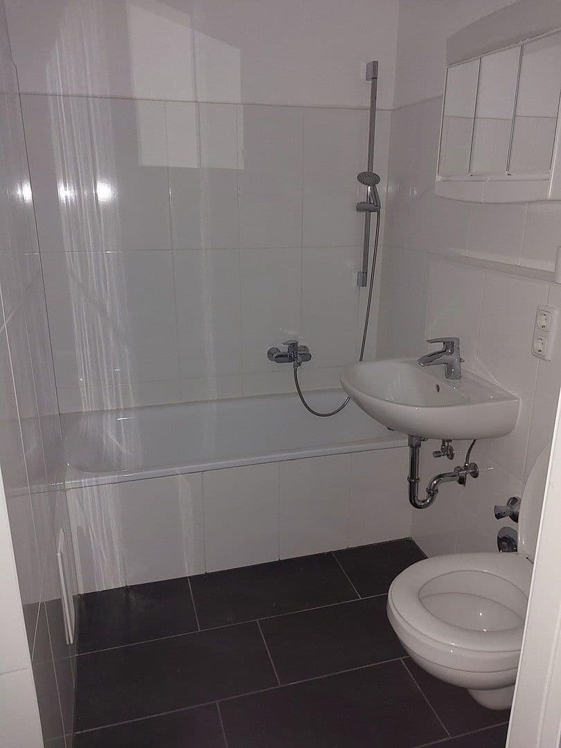 Prenájom bytu 2-izbový 50 m², München, Bavorsko Prenájom bytu 2-izbový 50 m², München, Bavorsko