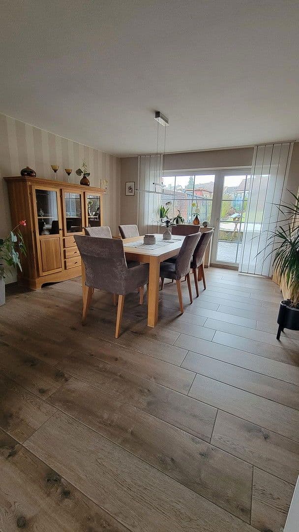 Predaj domu 117 m², pozemek 550 m², Helmstedt, Dolné Sasko Predaj domu 117 m², pozemek 550 m², Helmstedt, Dolné Sasko