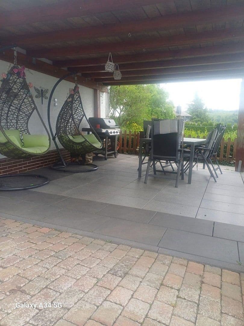 Predaj domu 180 m², pozemek 400 m², Pfalzfelder Straße 32, Norath, Porýnie-Falcko Predaj domu 180 m², pozemek 400 m², Pfalzfelder Straße 32, Norath, Porýnie-Falcko