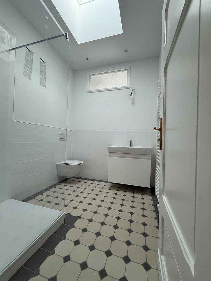 Prenájom bytu 2-izbový 80 m², Berlin, Berlín Prenájom bytu 2-izbový 80 m², Berlin, Berlín