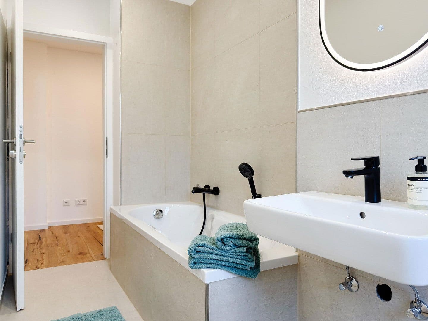 Predaj bytu 3-izbový 74 m², Kelkheim (Taunus), Hesensko Predaj bytu 3-izbový 74 m², Kelkheim (Taunus), Hesensko