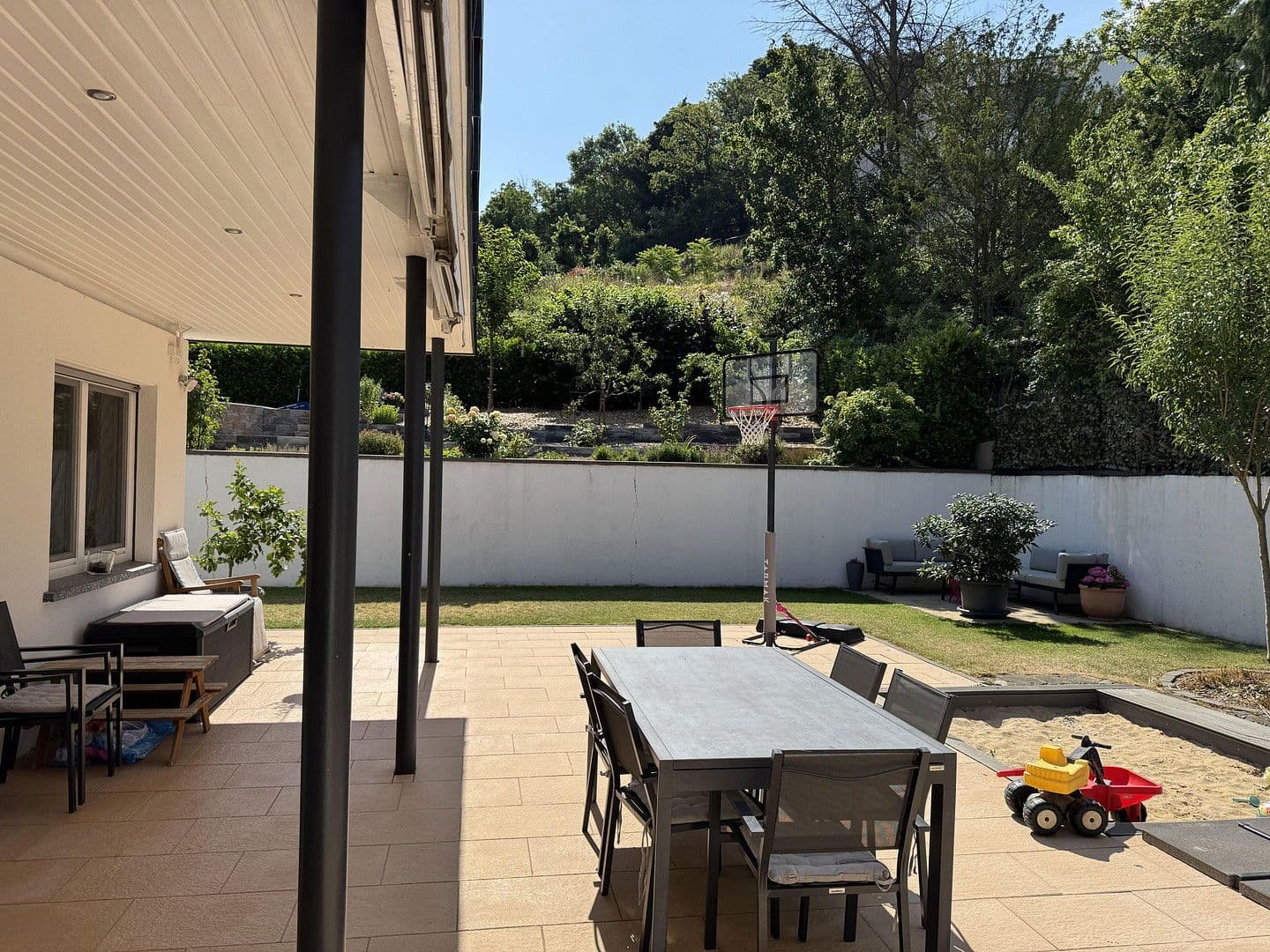 Predaj domu 257 m², pozemek 1.054 m², Bad Kreuznach, Porýnie-Falcko Predaj domu 257 m², pozemek 1.054 m², Bad Kreuznach, Porýnie-Falcko