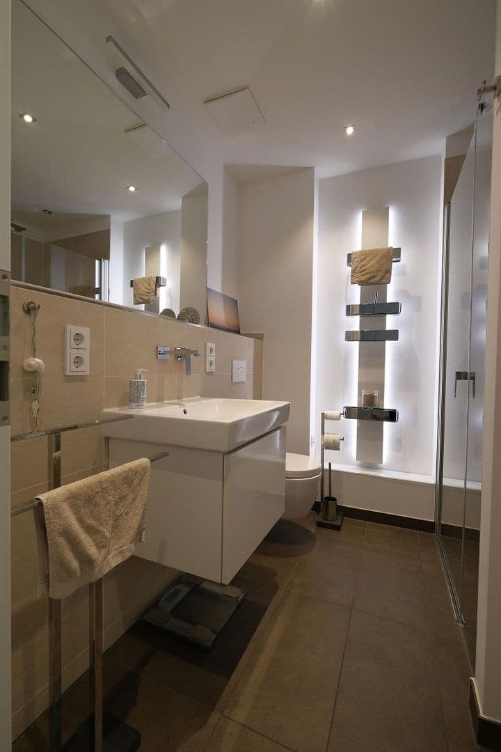 Predaj bytu 3-izbový 121 m², Berlin, Berlín Predaj bytu 3-izbový 121 m², Berlin, Berlín