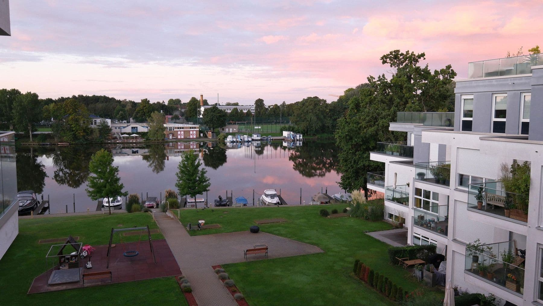 Predaj bytu 3-izbový 121 m², Berlin, Berlín Predaj bytu 3-izbový 121 m², Berlin, Berlín