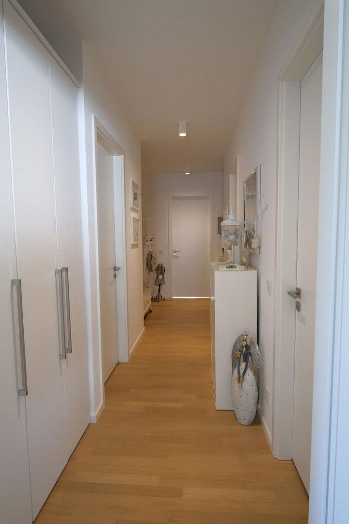 Predaj bytu 3-izbový 121 m², Berlin, Berlín Predaj bytu 3-izbový 121 m², Berlin, Berlín