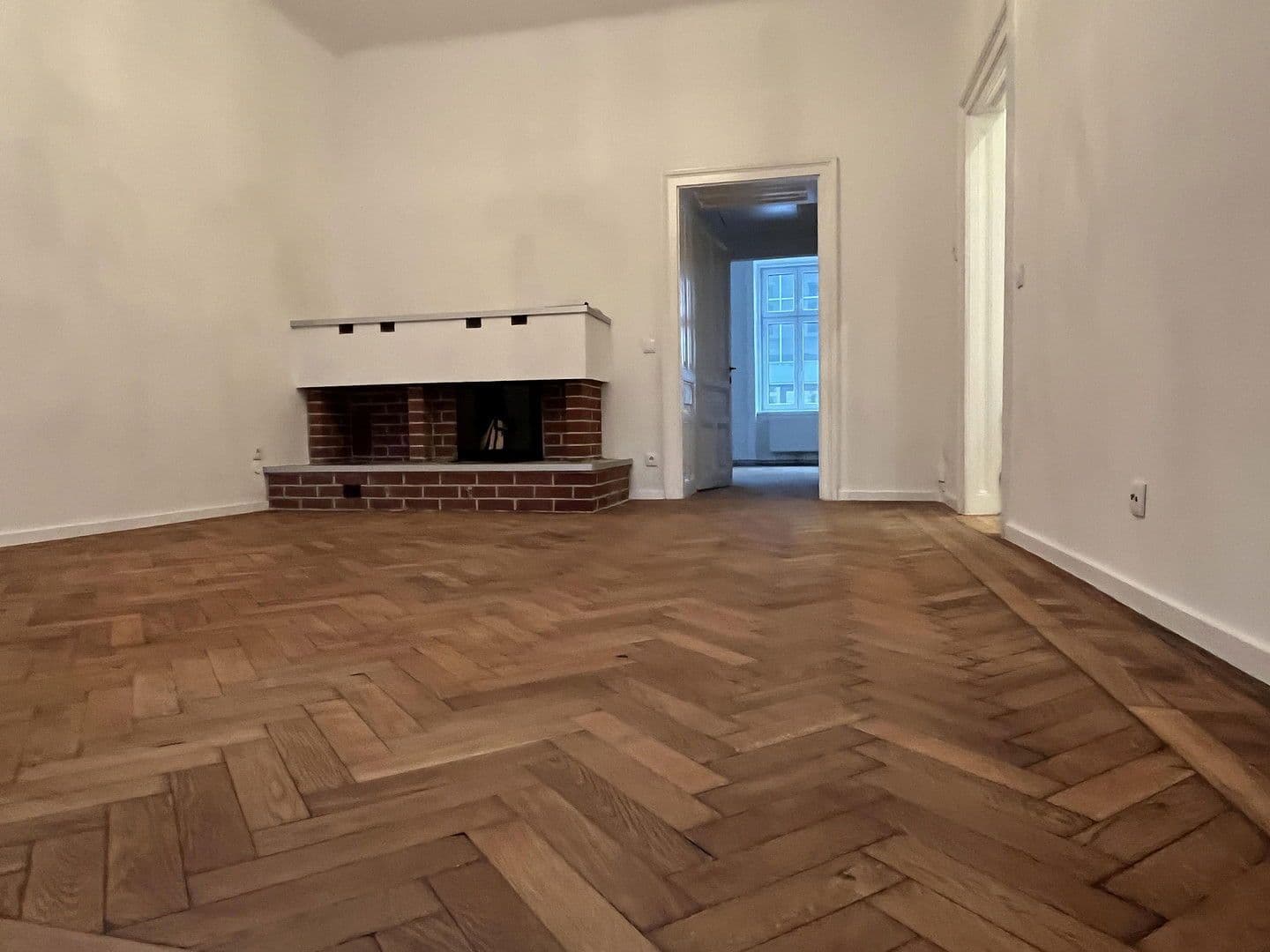 Prenájom kancelárie 85 m², Bachofengasse 4, Wien, Viedeň Prenájom kancelárie 85 m², Bachofengasse 4, Wien, Viedeň