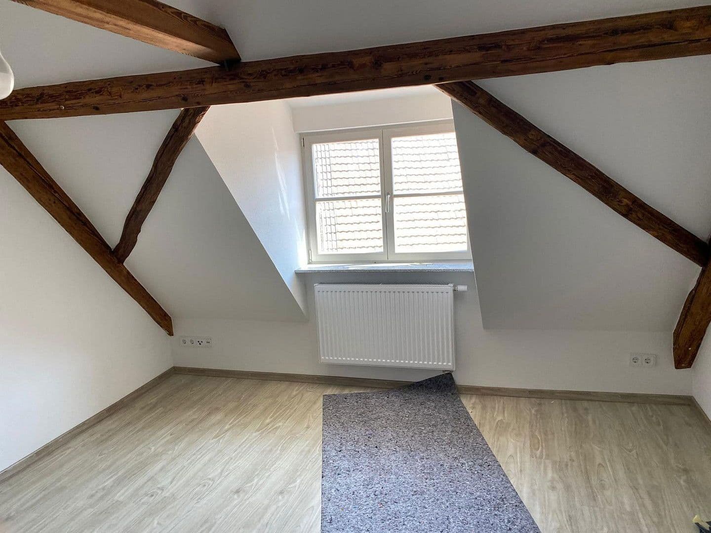 Prenájom domu 135 m², pozemek 45 m², Flörsheim, Hesensko Prenájom domu 135 m², pozemek 45 m², Flörsheim, Hesensko